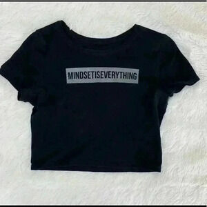 🌸$5 Elevated Mindset Crop Top XS